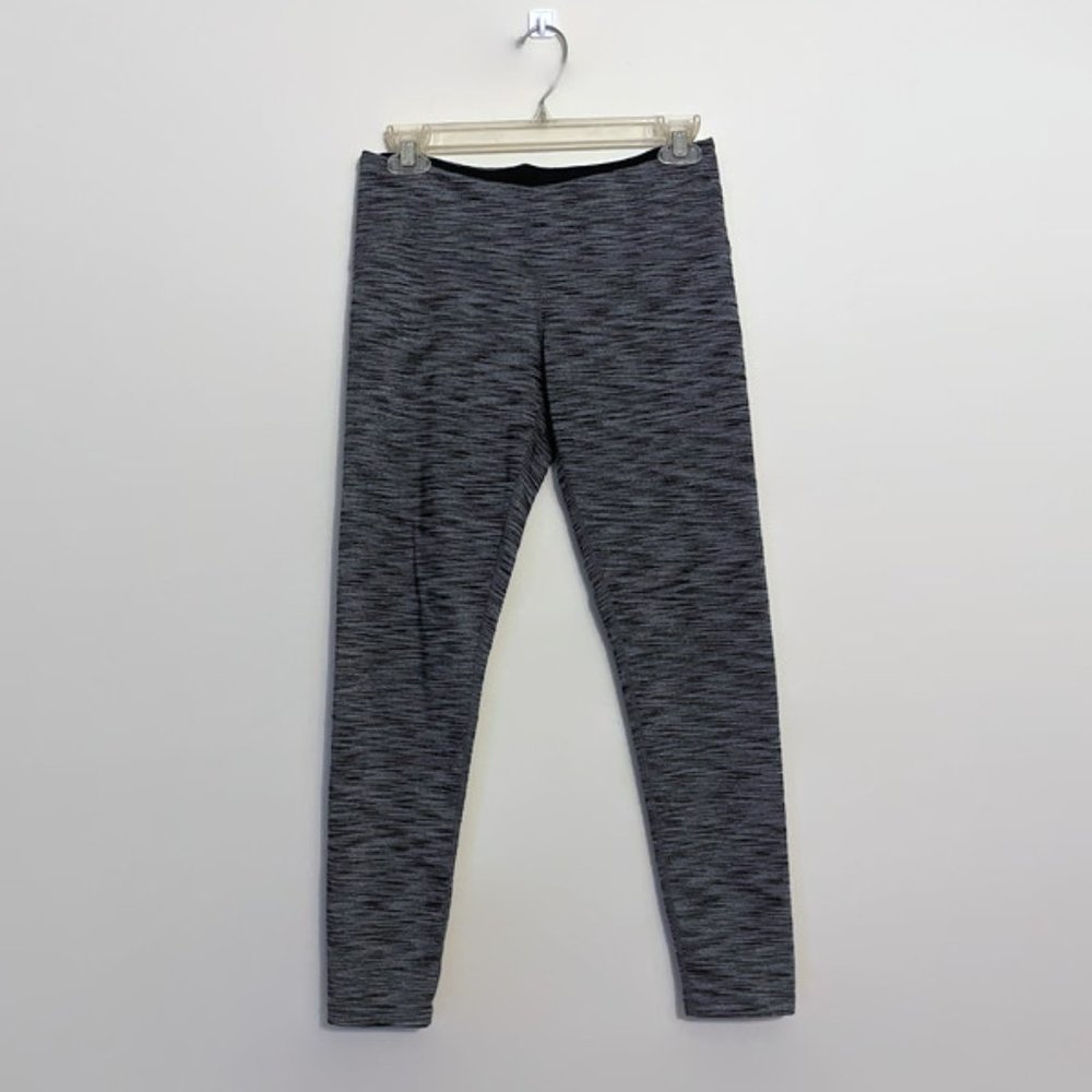 Elastic waist leggings with little pocket